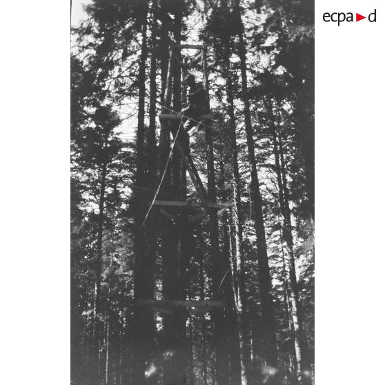 Pré de Raves. Observatoires, panoramas. 7-1916. [légende d'origine]