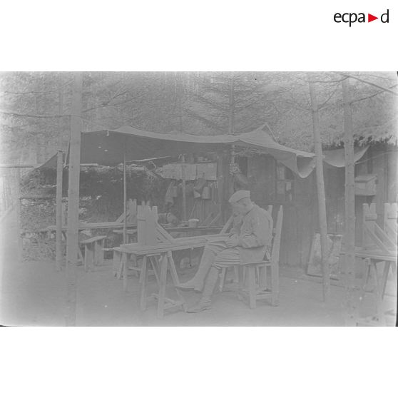 Tourniol. La vie au camp. Juillet 1916 - mars 1917. [légende d'origine]