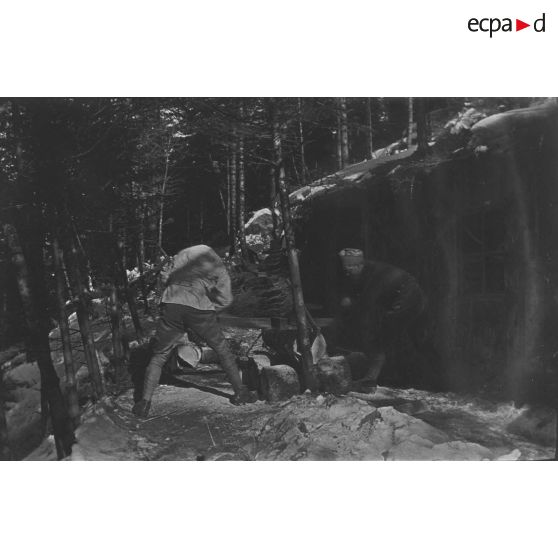 Tourniol. La vie au camp. Juillet 1916 - mars 1917. [légende d'origine]