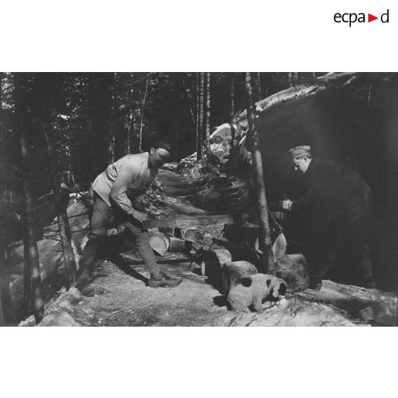 Tourniol. La vie au camp. Juillet 1916 - mars 1917. [légende d'origine]