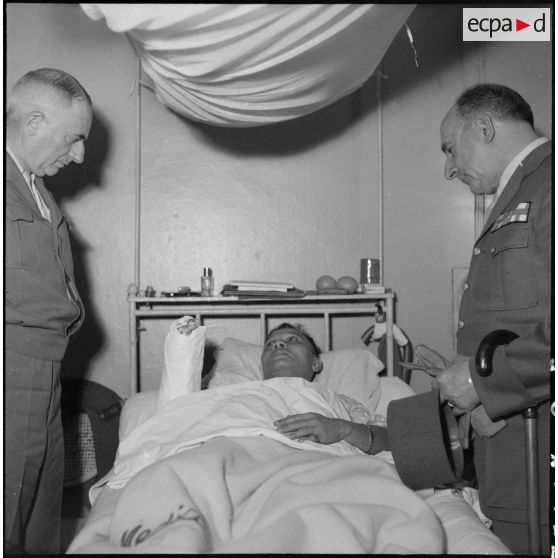 Le général de Linarès, le lieutenant Nhiem Xuan Toan et le général de Lattre de Tassigny.