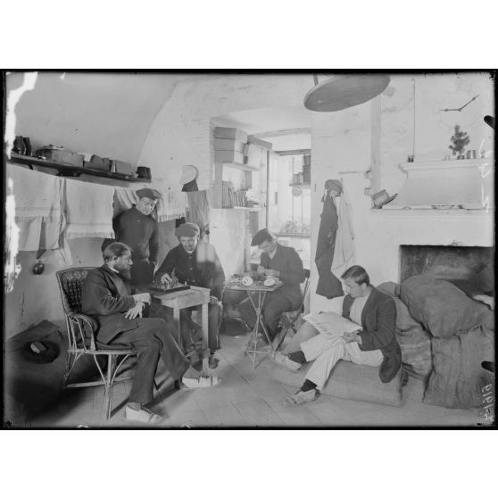 Saint-Tropez. Dépôt d'internés. Chambrée. [légende d'origine]