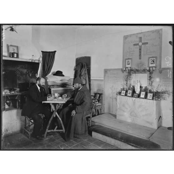 Ile Sainte Marguerite. Internés civils. Un intérieur. [légende d'origine]