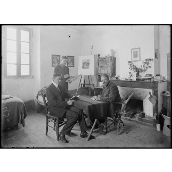 Ile Sainte Marguerite. Internés civils. Un intérieur (un peintre). [légende d'origine]