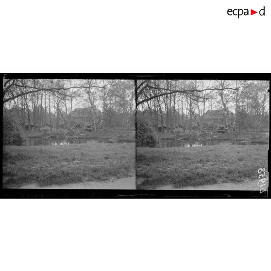 Nogent-sur-Marne. Le jardin de l'hôpital colonial. [légende d'origine]