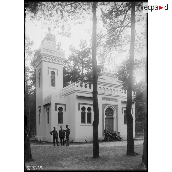 Nogent-sur-Marne. Extérieur de la mosquée. [légende d'origine]