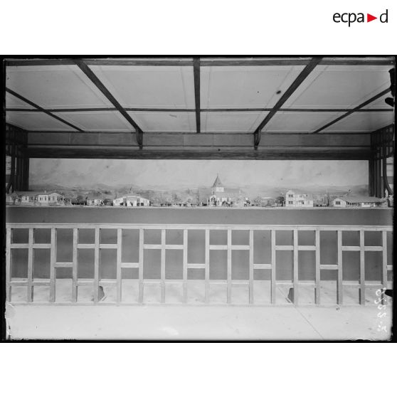 Jardin des Tuileries. Exposition de la cité reconstituée. Panorama de cité reconstituée. [légende d'origine]