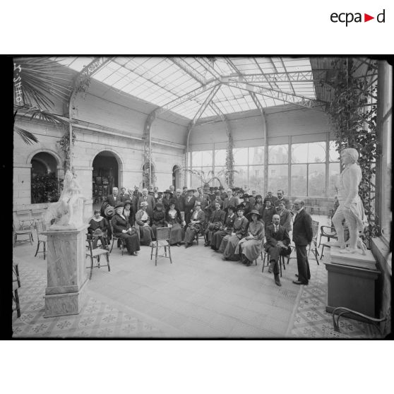 Bagnères de Bigorre. Exposition circulaire de la section photographique de l'armée. [légende d'origine]