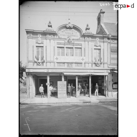Arcachon. Exposition circulaire de la section photographique de l'armée. [légende d'origine]