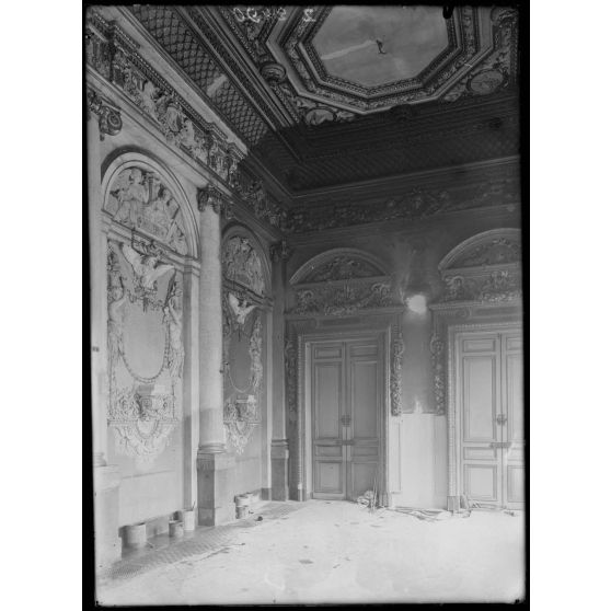 Paris. Palais Royal. Conseil d'Etat. Salle en réparation. [légende d'origine]