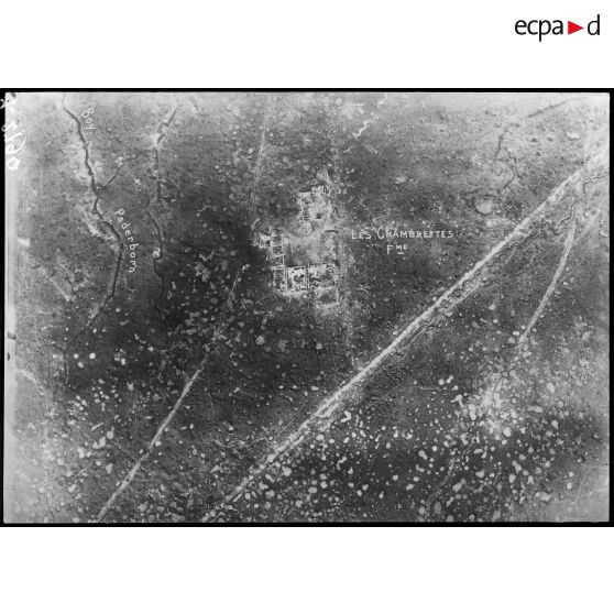 Les Chambrettes près de Douaumont (Meuse). La ferme et ses abords. [légende d’origine]