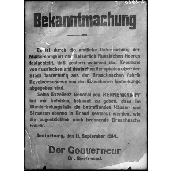 Paris, 6 avenue Malakoff. Musée Leblanc. Affiche allemande. [légende d’origine]