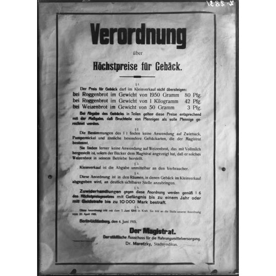 Paris, 6 avenue Malakoff. Musée Leblanc. Affiche allemande. [légende d’origine]