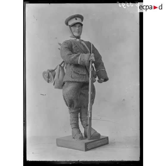 Paris. Musée Leblanc. Fantassin japonais. [légende d'origine]