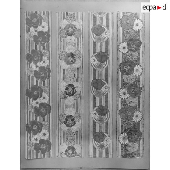 Paris. Musée Galliera. Exposition des dessins d'enfants. [légende d'origine]