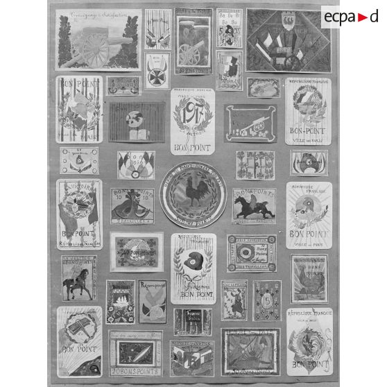 Paris. Musée Galliera. Exposition de dessins d'enfants. [légende d'origine]