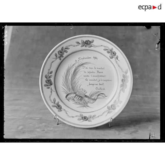 Paris. Musée Leblanc. Assiette. Gallieni. [légende d'origine]
