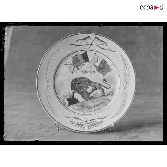 Paris. Musée Leblanc. Assiette. Lion britannique. [légende d'origine]