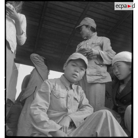 Des nationalistes chinois à bord d'un wagon, au cours d'un transfert Haïphong où ils vont être internés.