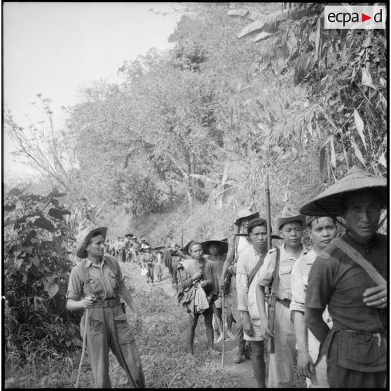 Convoi d'une colonne sur Laï Chau pour se ravitailler en munitions.