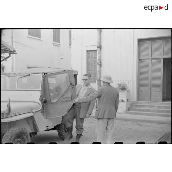 Départ en jeep Willys.