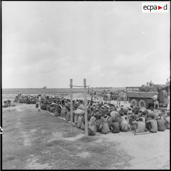 Contrôle et surveillance de la population.