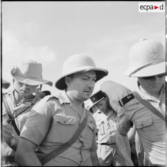 Débarquement des soldats français.