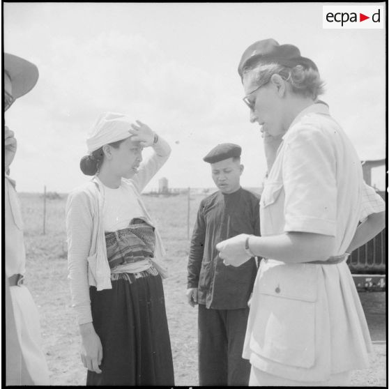 Discussion avec des paysans vietnamiens.