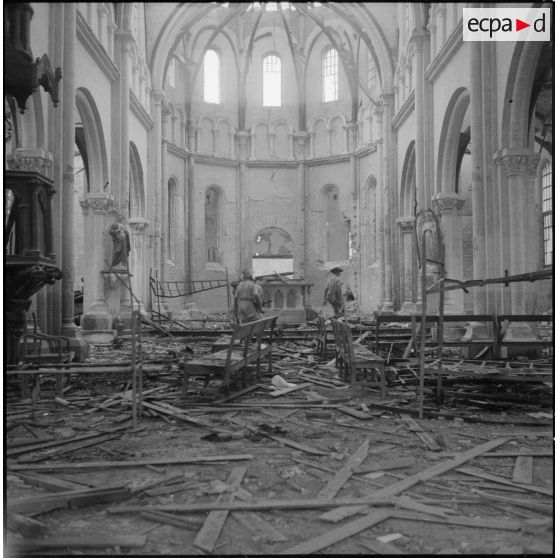 L'église de Ninh Binh, vue de l'intérieur.