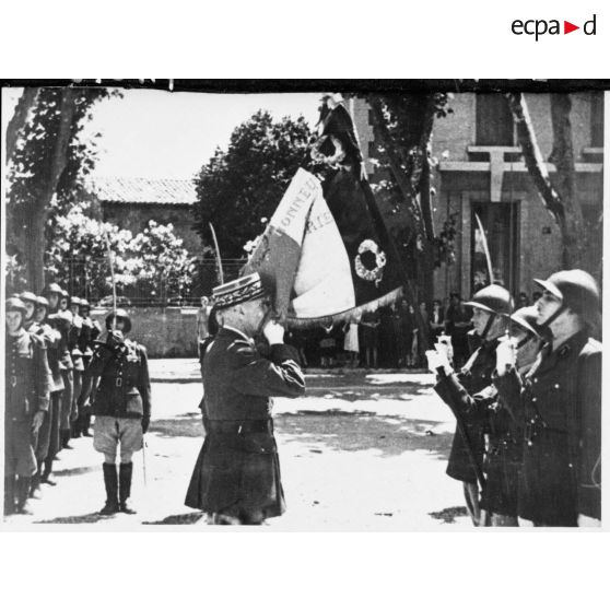 Adieu aux armes du général d'armée René Olry.