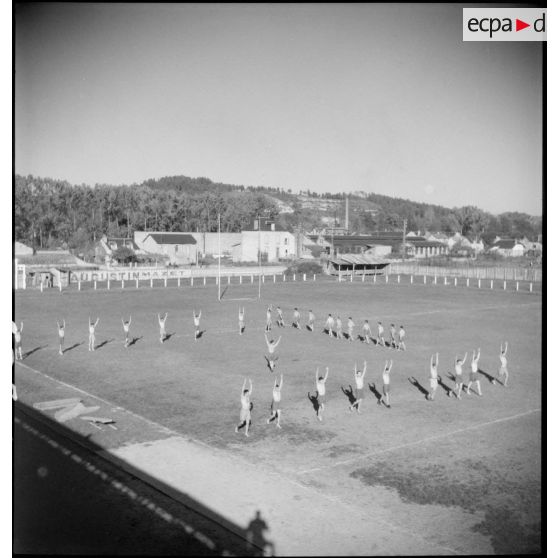 Séance d'instruction militaire et sportive.