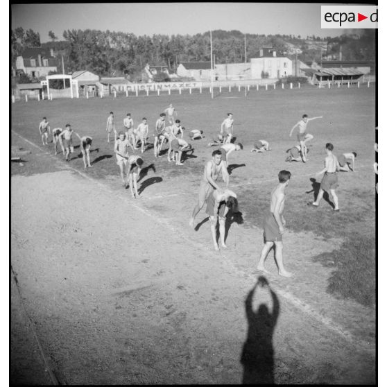 Séance d'instruction militaire et sportive.