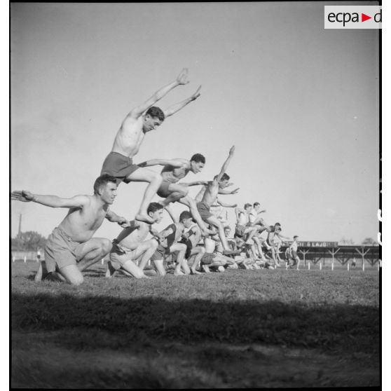 Séance d'instruction militaire et sportive.