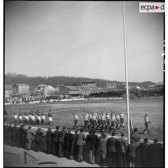 Défilé des équipes de rugby.