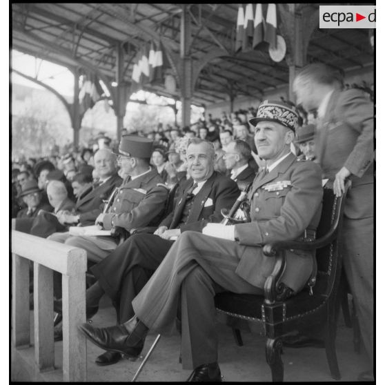 La tribune officielle sur le stade vélodrome Philippe Marcombes.