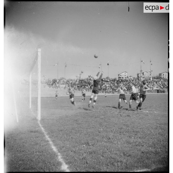 Rencontre de la finale de la coupe de France de football des unités de la Garde.