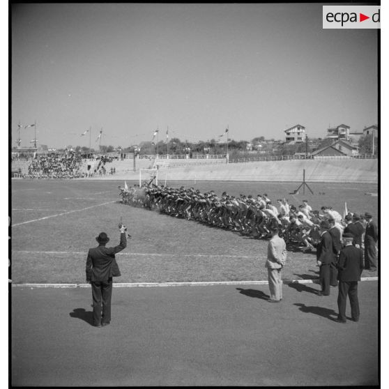 Départ de la finale de la coupe de France de cross-country des unités de la Garde.