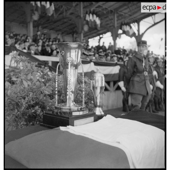 Les coupes de France de football et de cross-country des unités de la Garde.