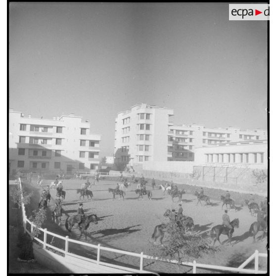 L'escadron à cheval de la 7e légion de la Garde stationné à Constantine.