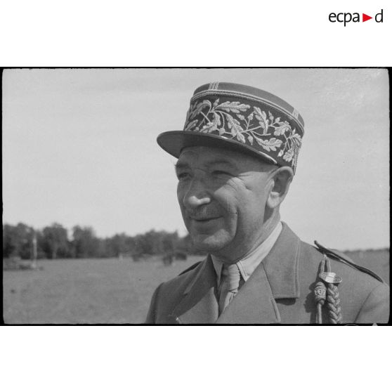 Portrait du général de brigade Bois, commandant la 2e brigade de la Garde stationnée à Chamalières (Puy-de-Dôme).