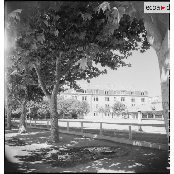 La caserne Du Guesclin à Béziers.