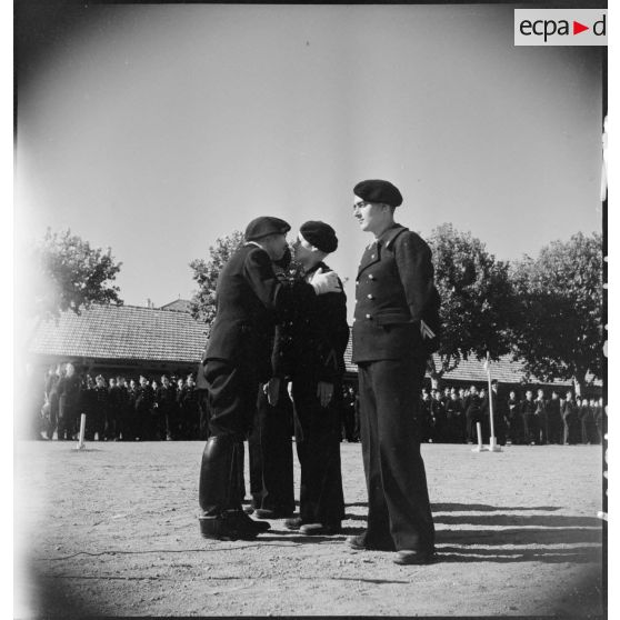 Cérémonie de remise de décorations de fin d'année à l'établissement d'éducation des Andelys, replié à Béziers.