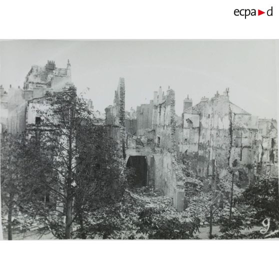 9. Le Select-Palace vu de l'immeuble Costard. [légende d'origine]