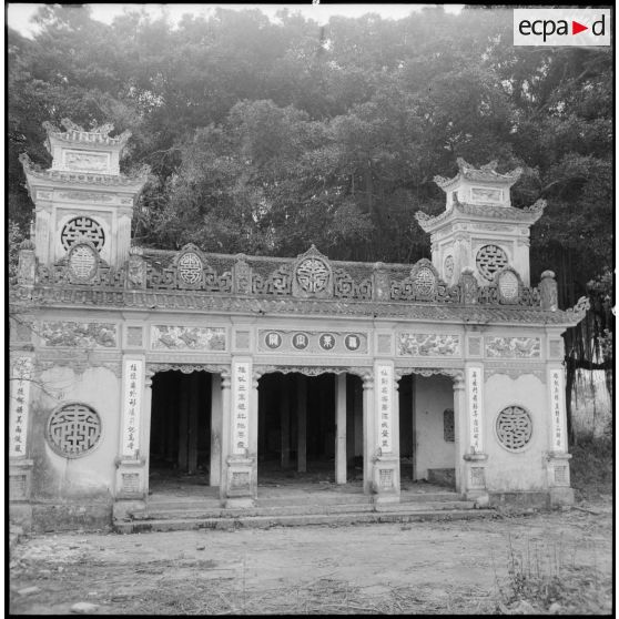 Vue extérieure de la pagode de Phu Lang Thuong.