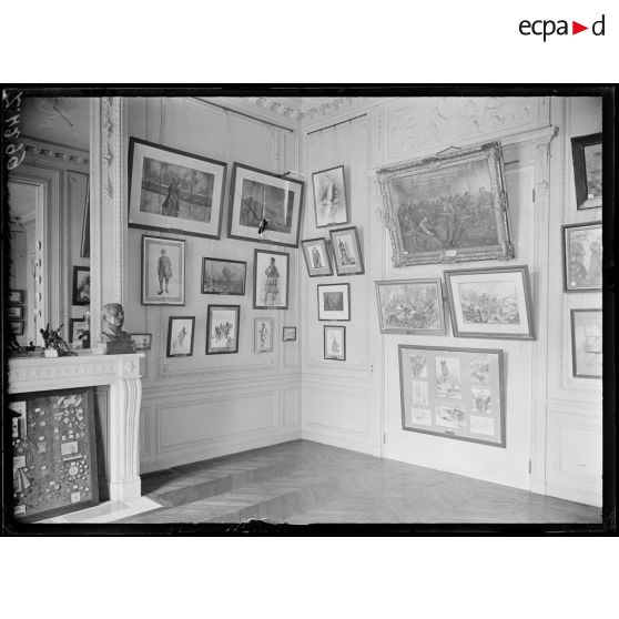 Paris. Musée Leblanc. Exposition d'oeuvres de guerre. [légende d'origine]