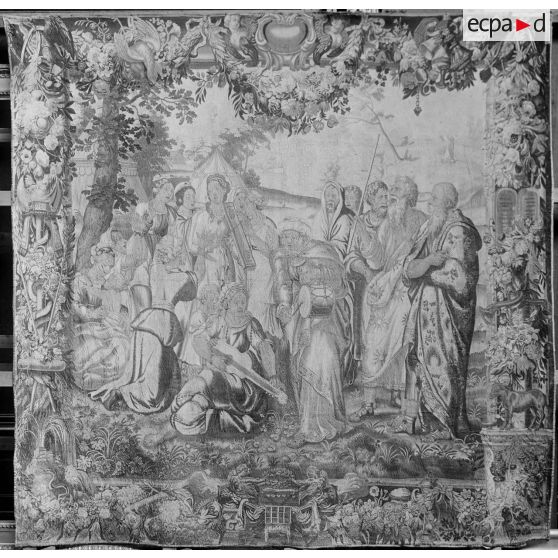 Paris. Musée Leblanc. Exposition d'oeuvres de guerre. [légende d'origine]