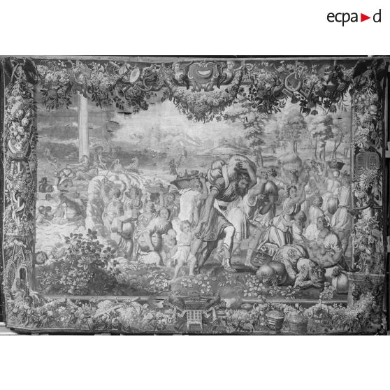 Paris. Musée Leblanc. Exposition d'oeuvres de guerre. [légende d'origine]