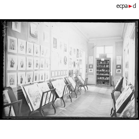Paris. Musée Leblanc. Exposition d'oeuvres de guerre. [légende d'origine]