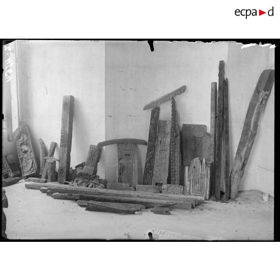 Paris. Musée du Louvre. Salle réservée aux sculptures égyptiennes. [légende d'origine]