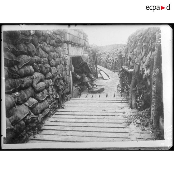 Cartes d'identité. [légende d'origine]